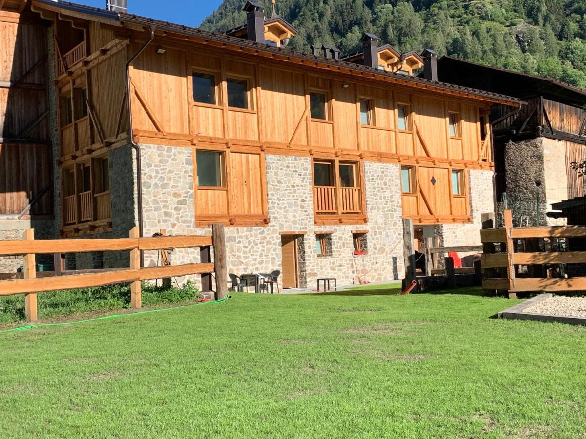 Camelot Luxury Horses Apartment Pellizzano